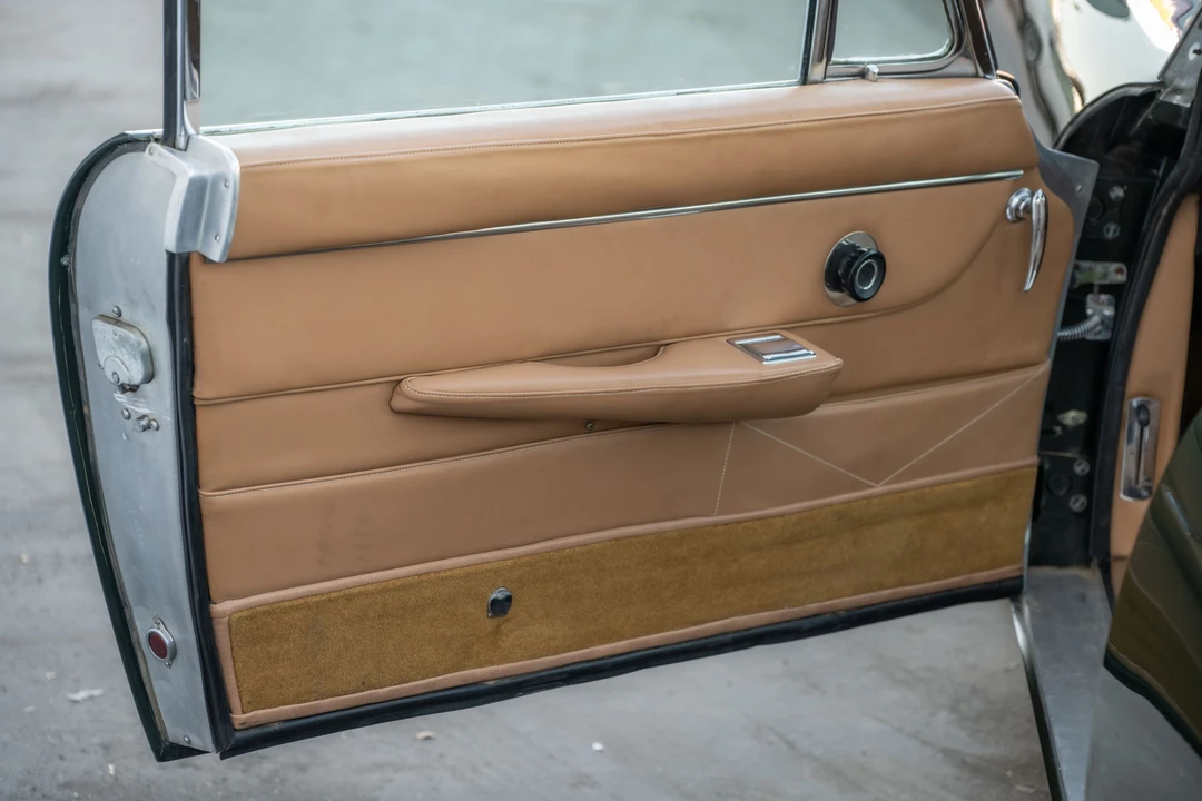1966 Aston Martin DB6 - Image 30 of 31