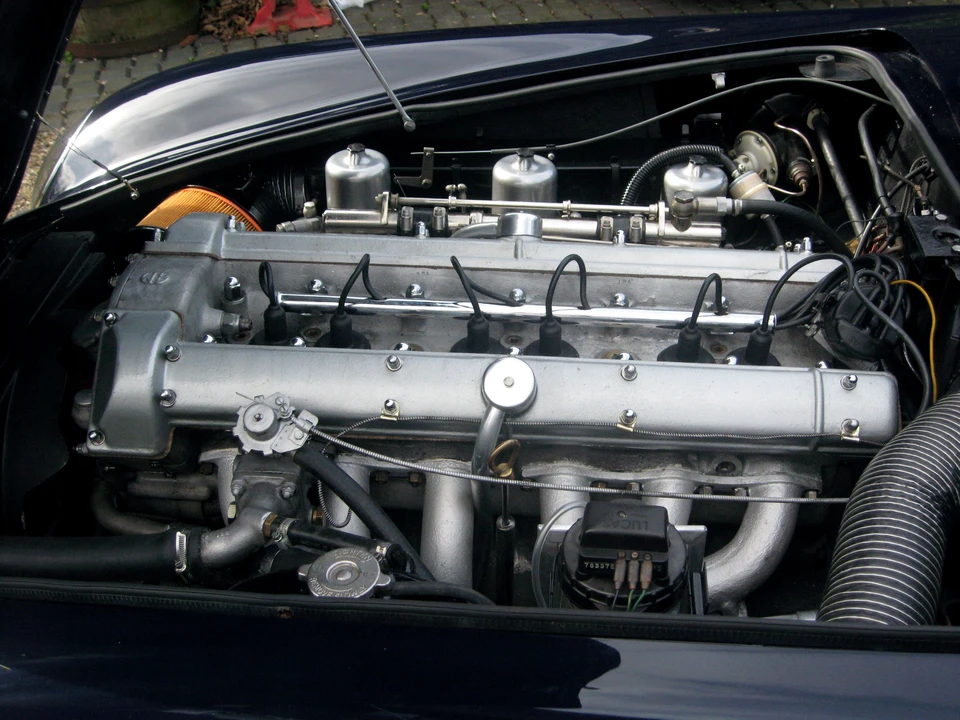 1966 Aston Martin DB6 - Image 2 of 5