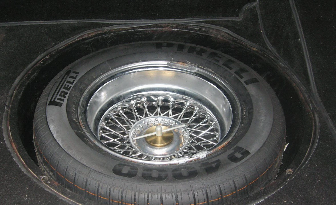 1966 Aston Martin DB6 - Image 12 of 13