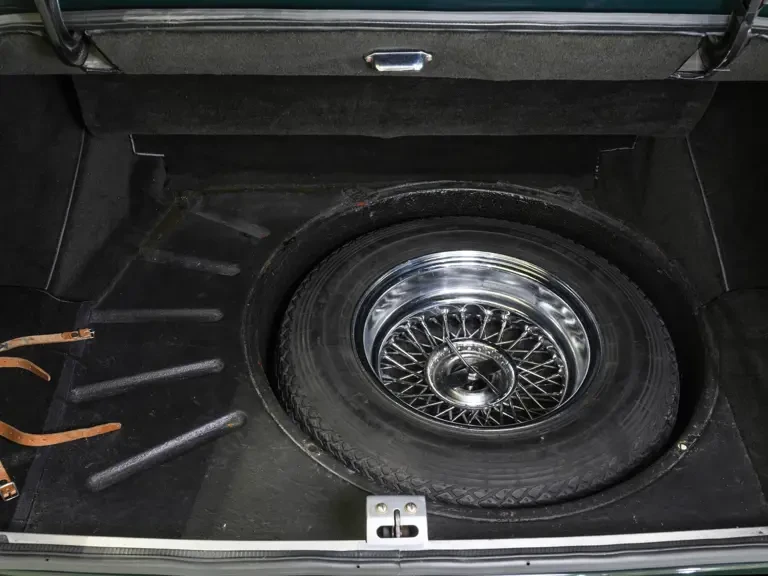 1966 Aston Martin DB6 Vantage - Image 31 of 31