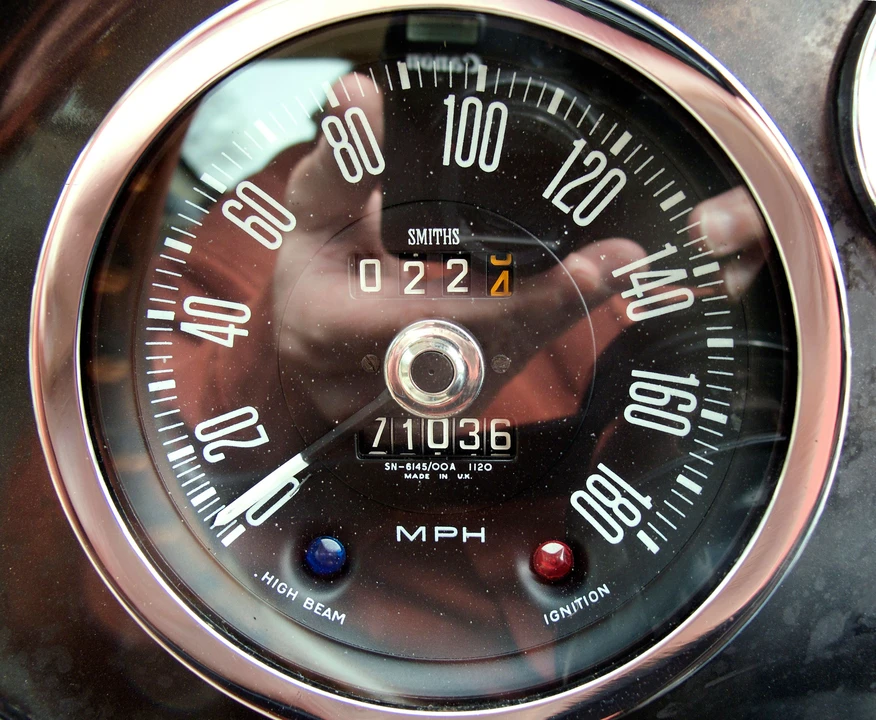 1966 Aston Martin DB6 Vantage - Image 2 of 9