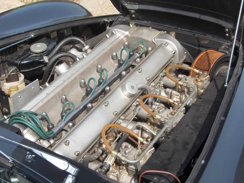 1966 Aston Martin DB6 Vantage - Image 4 of 5