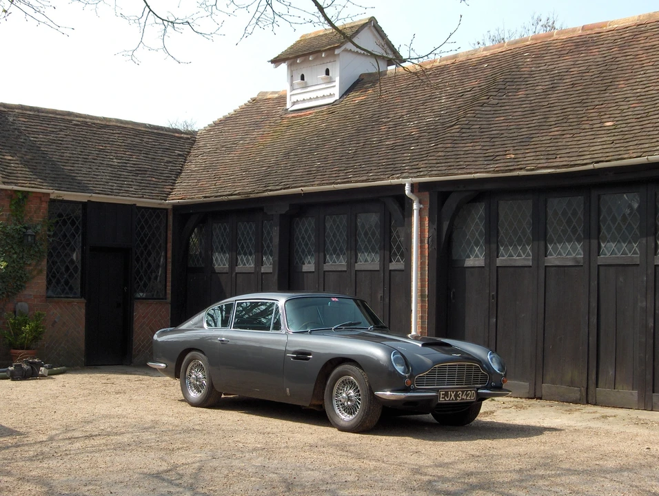 1966 Aston Martin DB6 Vantage - Image 2 of 5