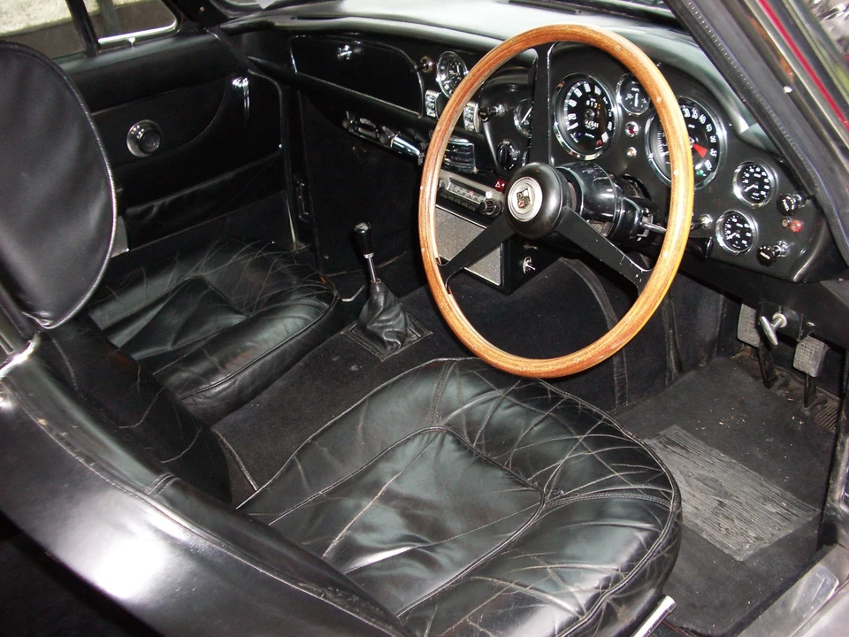 1966 Aston Martin DB6 Vantage - Image 4 of 5