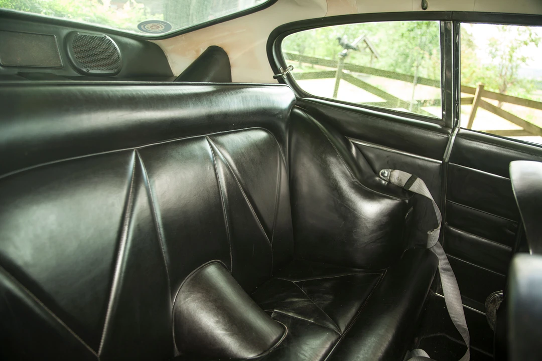 1966 Aston Martin DB6 Vantage - Image 10 of 12