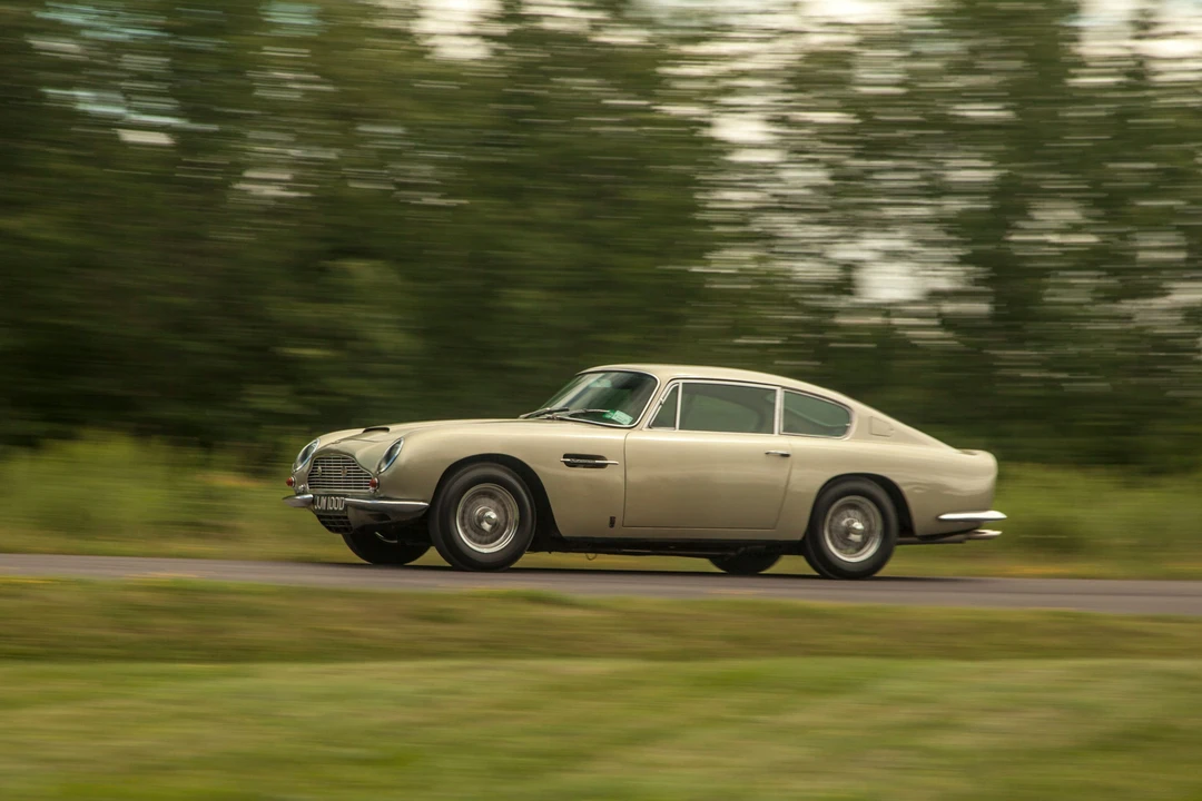 1966 Aston Martin DB6 Vantage - Image 11 of 12