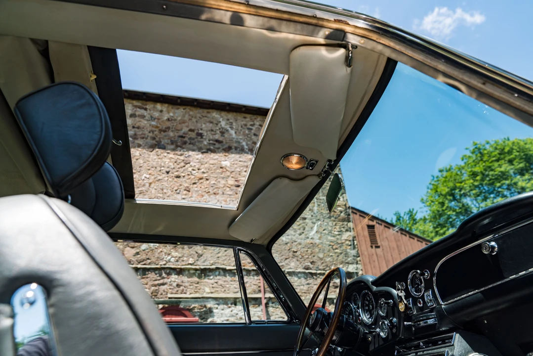 1966 Aston Martin DB6 Vantage - Image 16 of 31