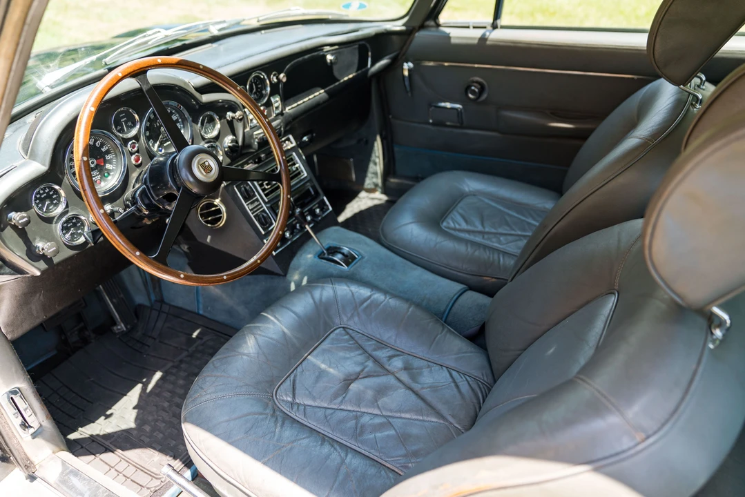 1966 Aston Martin DB6 Vantage - Image 25 of 31