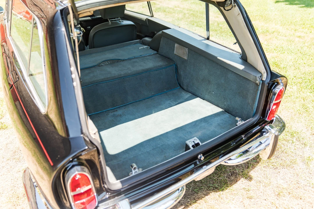 1966 Aston Martin DB6 Vantage - Image 23 of 31