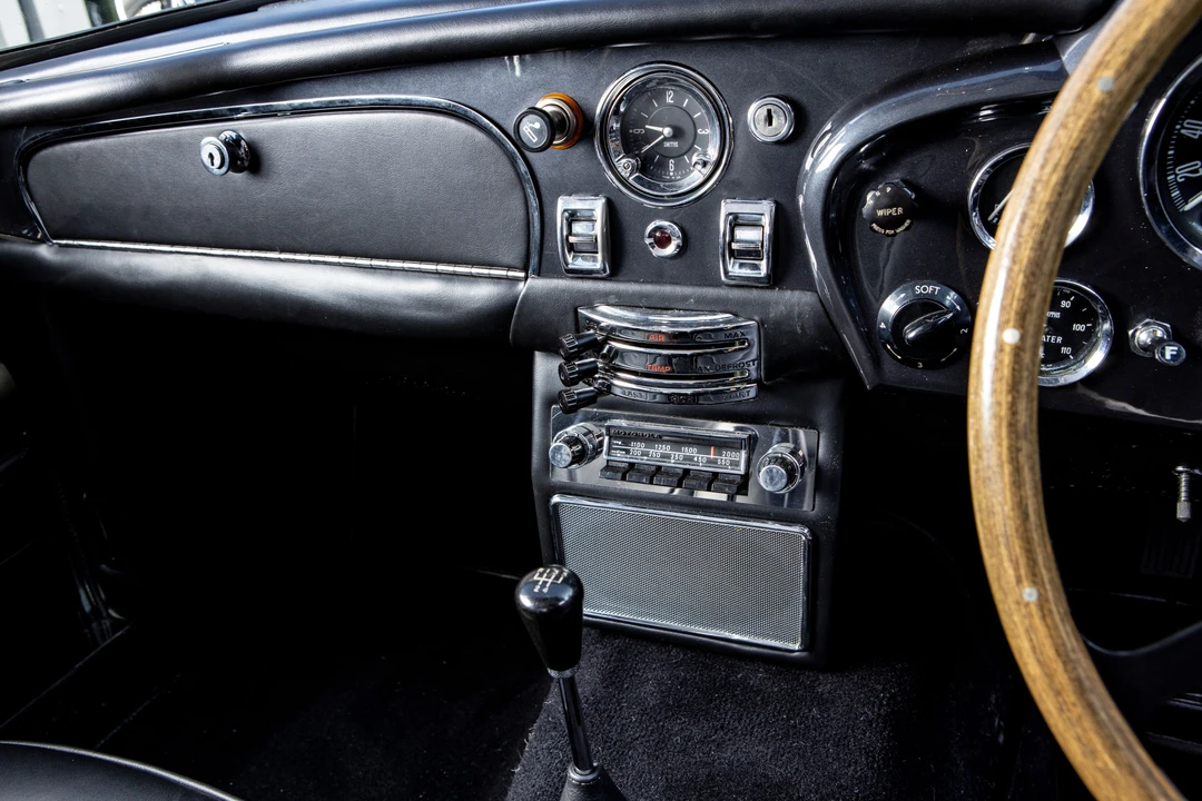 1966 Aston Martin DB6 Vantage - Image 27 of 31