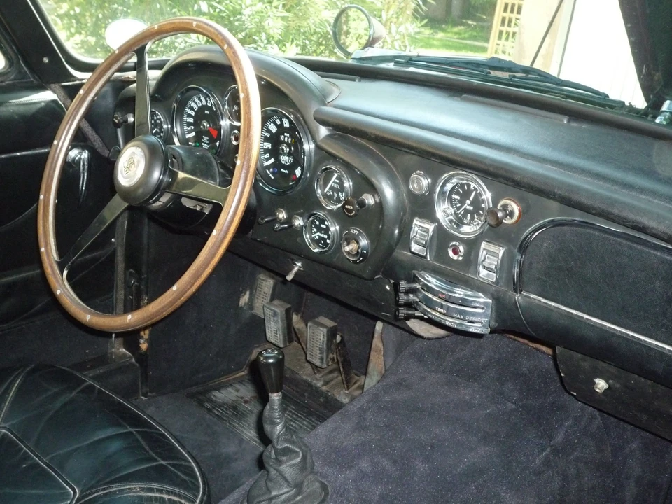 1966 Aston Martin DB6 Vantage - Image 4 of 4