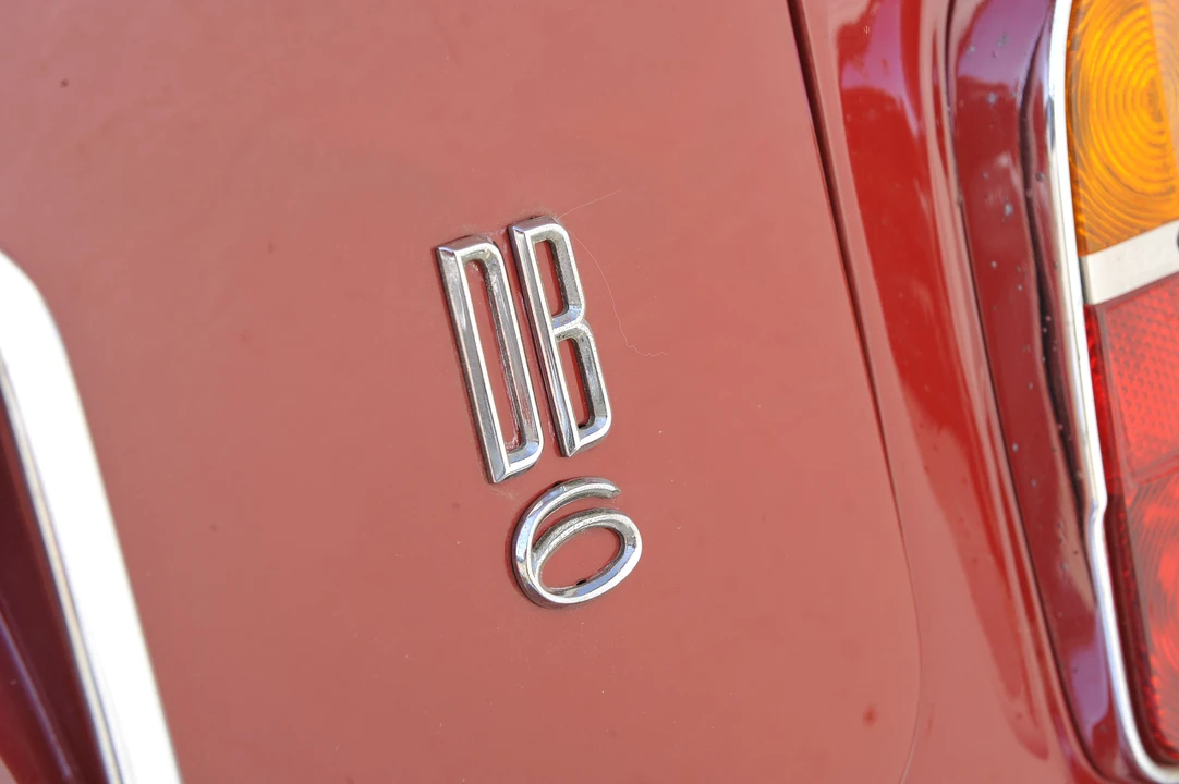 1966 Aston Martin DB6 Vantage - Image 4 of 11