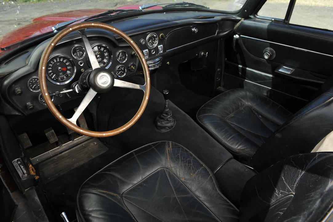 1966 Aston Martin DB6 Vantage - Image 10 of 11
