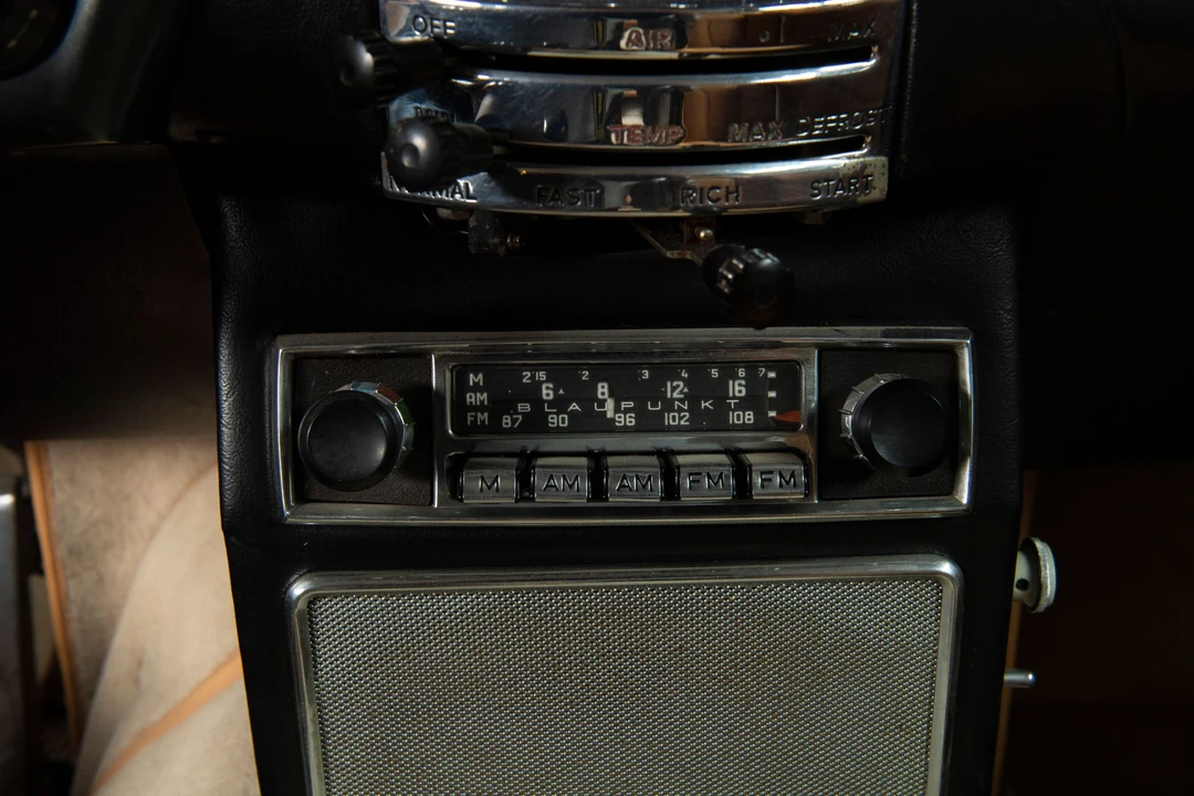 1966 Aston Martin DB6 Vantage - Image 12 of 31