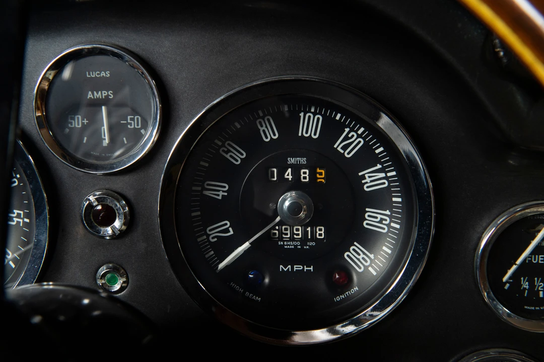1966 Aston Martin DB6 Vantage - Image 17 of 31