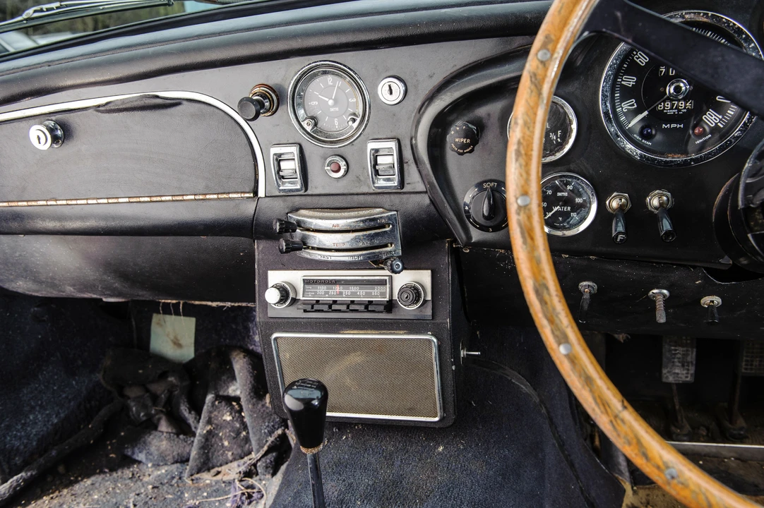 1966 Aston Martin DB6 Vantage - Image 11 of 19