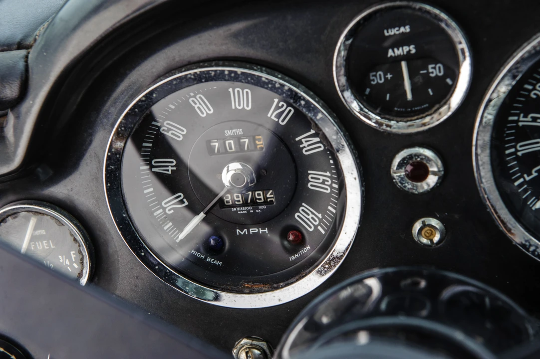 1966 Aston Martin DB6 Vantage - Image 10 of 19