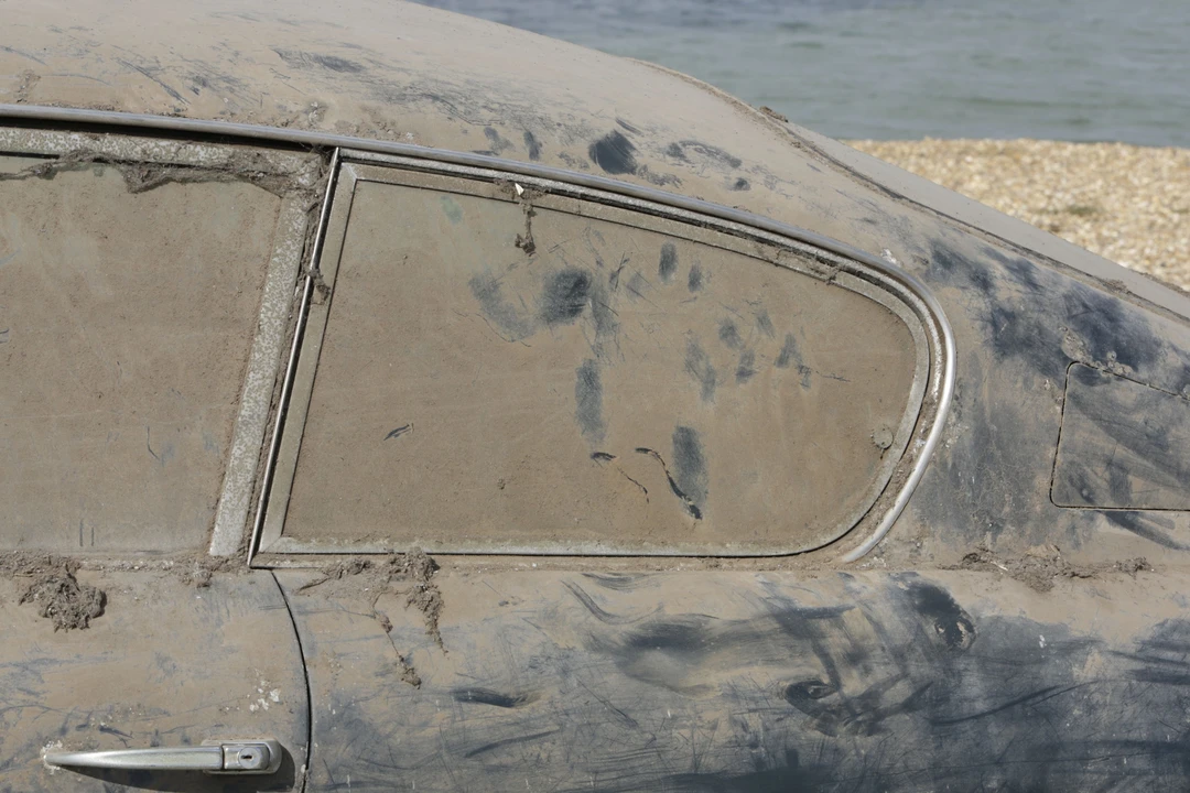 1966 Aston Martin DB6 Vantage - Image 24 of 31