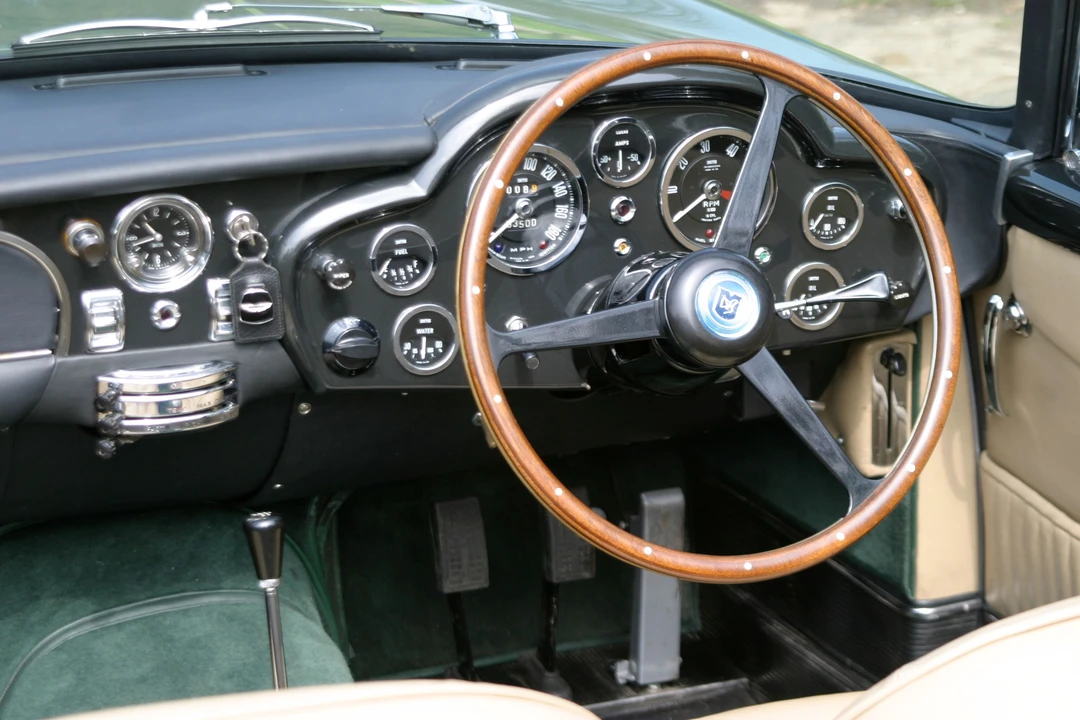 1966 Aston Martin DB6 Volante - Image 6 of 6