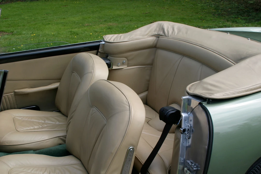 1966 Aston Martin DB6 Volante - Image 4 of 6
