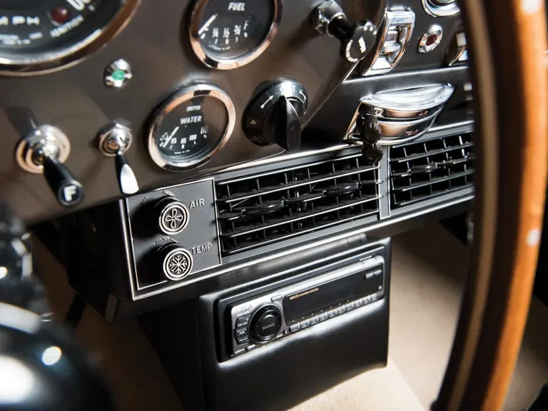 1966 Aston Martin DB6 Volante - Image 21 of 31