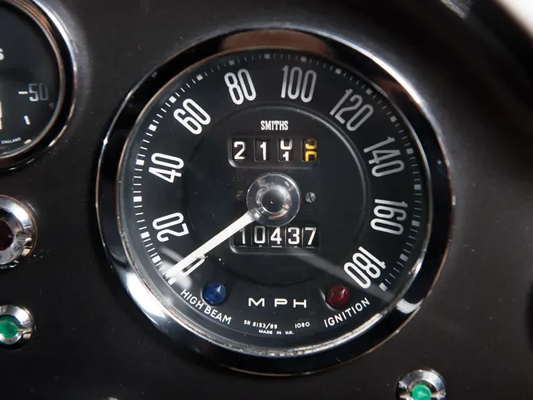 1966 Aston Martin DB6 Volante - Image 25 of 31