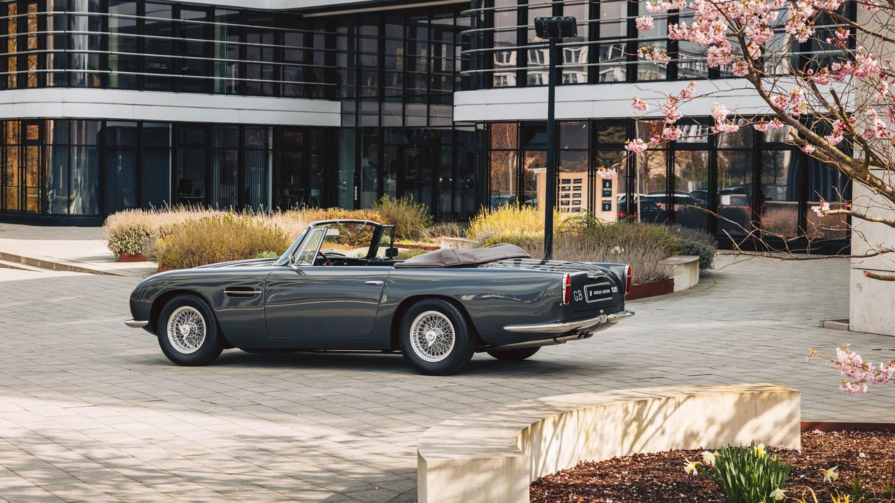 1966 Aston Martin DB6 Volante - Image 14 of 31