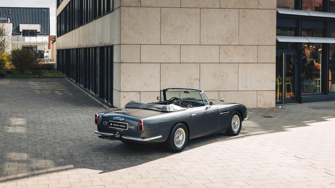 1966 Aston Martin DB6 Volante - Image 16 of 31