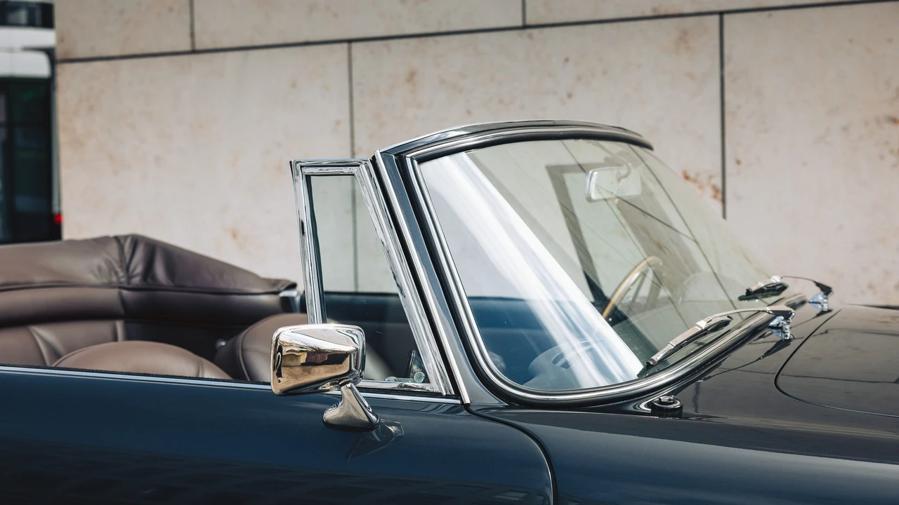 1966 Aston Martin DB6 Volante - Image 31 of 31