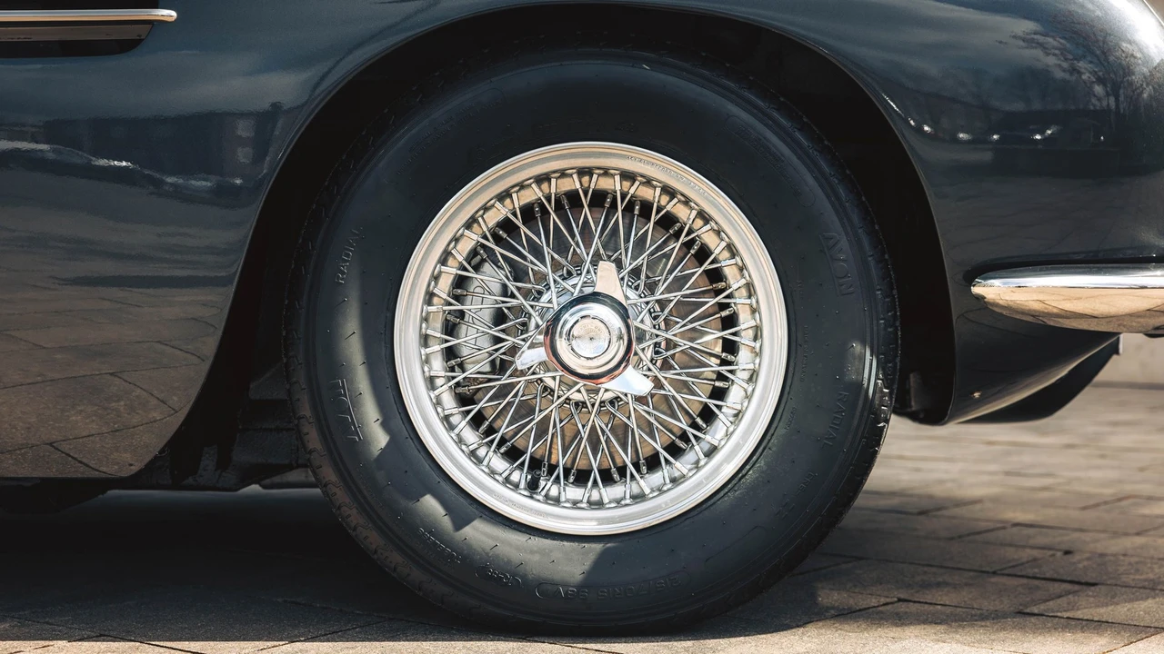 1966 Aston Martin DB6 Volante - Image 27 of 31
