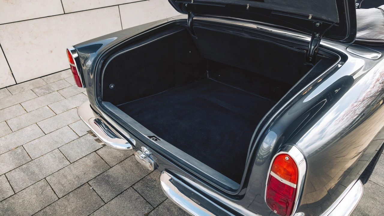 1966 Aston Martin DB6 Volante - Image 12 of 31