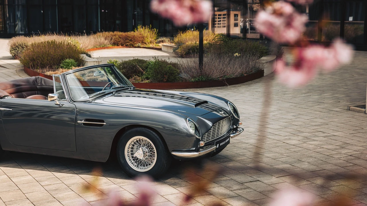1966 Aston Martin DB6 Volante - Image 25 of 31