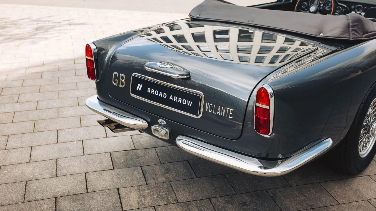 1966 Aston Martin DB6 Volante - Image 18 of 31