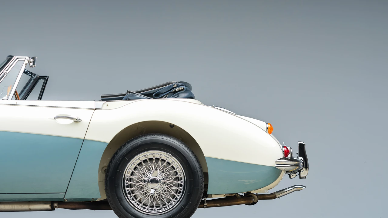 1966 Austin-Healey 3000 Mark III - Image 23 of 31