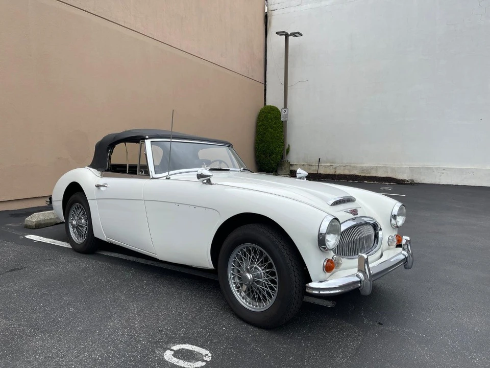 1966 Austin-Healey 3000 Mark III - Image 2 of 8