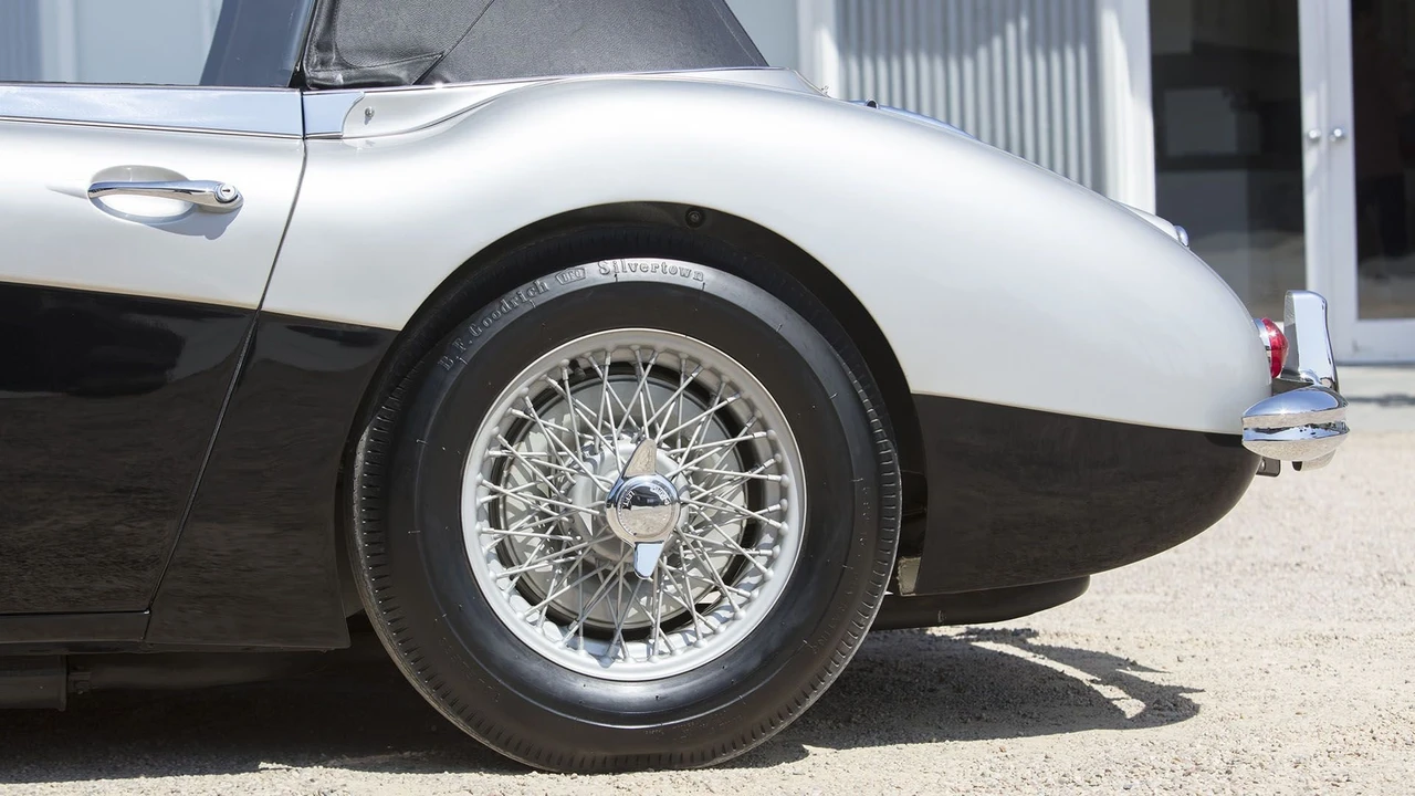1966 Austin-Healey 3000 Mark III - Image 27 of 31