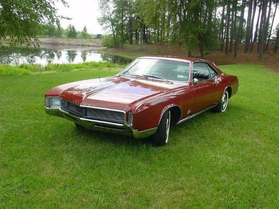1966 Buick Riviera 2nd Gen - Image 2 of 5
