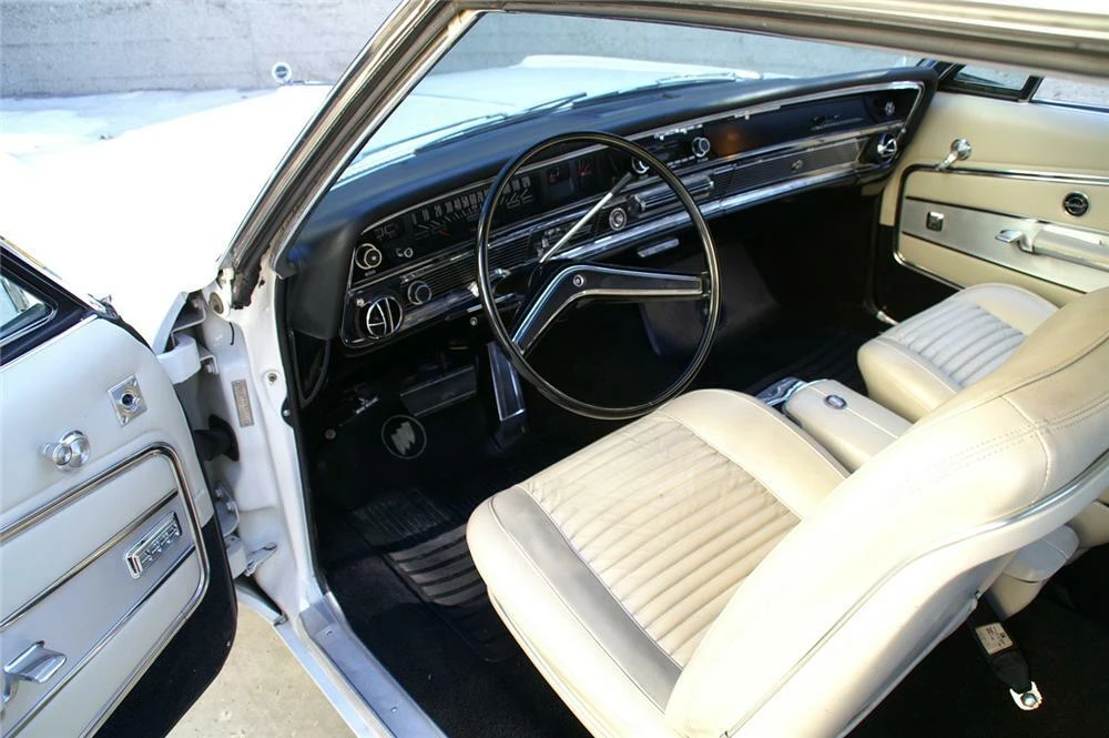 1966 Buick Wildcat - Image 4 of 5