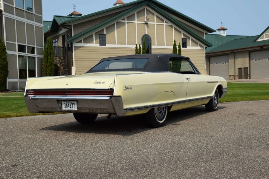 1966 Buick Electra - Image 9 of 16