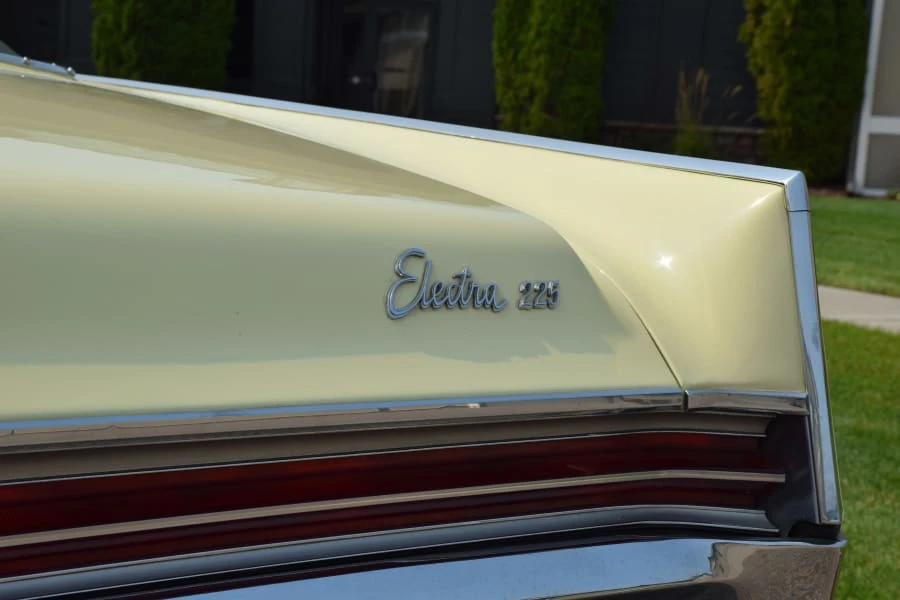 1966 Buick Electra - Image 11 of 16