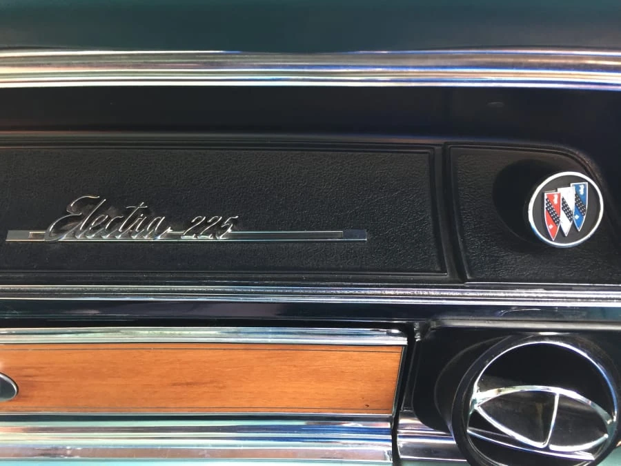 1966 Buick Electra - Image 4 of 11