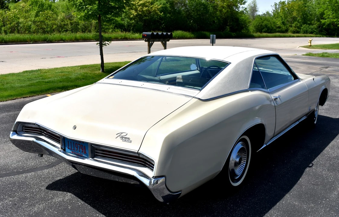 1966 Buick Riviera 2nd Gen - Image 15 of 31