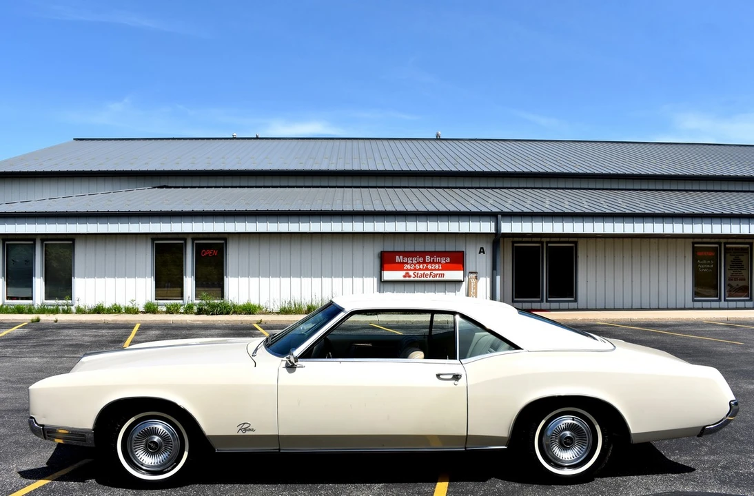 1966 Buick Riviera 2nd Gen - Image 20 of 31