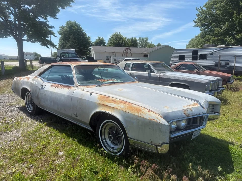 1966 Buick Riviera 2nd Gen - Image 3 of 4