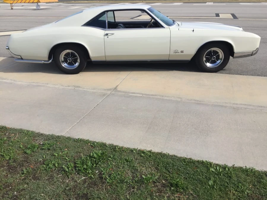 1966 Buick Riviera 2nd Gen - Image 10 of 11