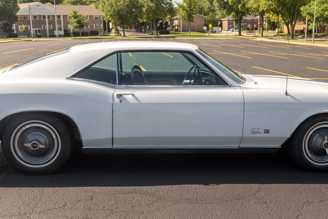 1966 Buick Riviera 2nd Gen - Image 13 of 31