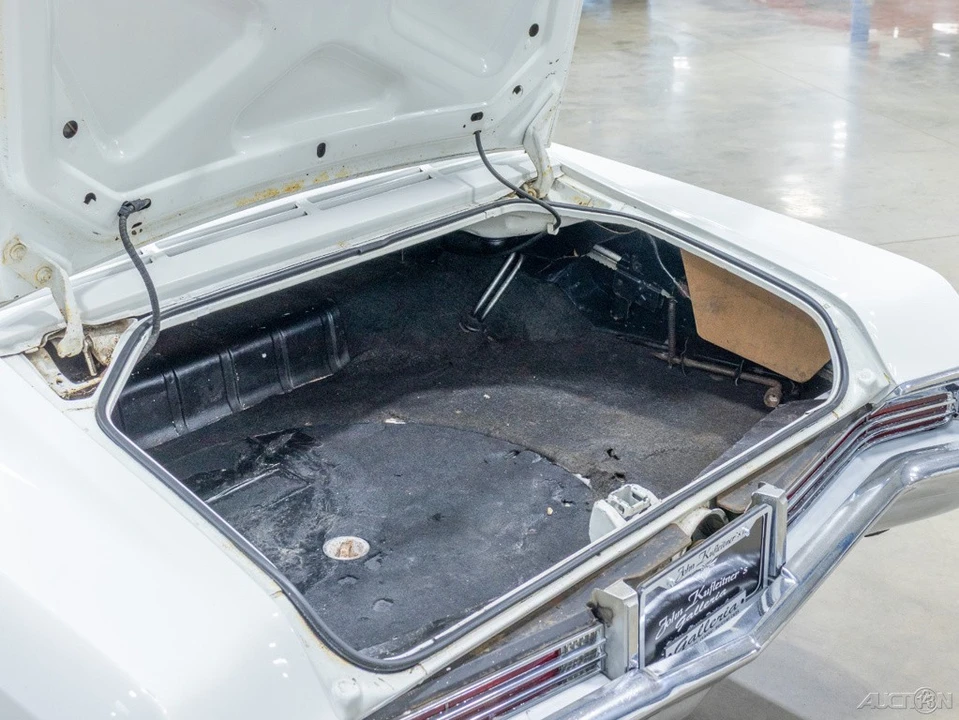 1966 Buick Riviera 2nd Gen - Image 20 of 21