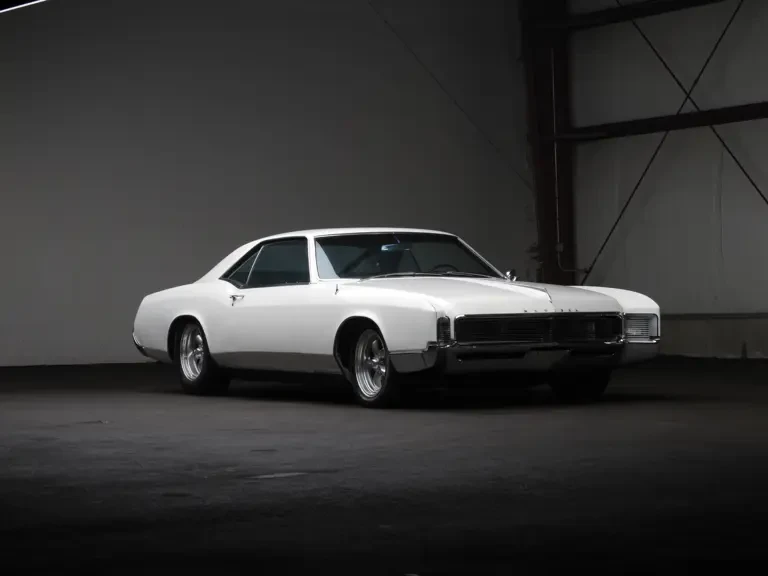 1966 Buick Riviera 2nd Gen - Image 2 of 2