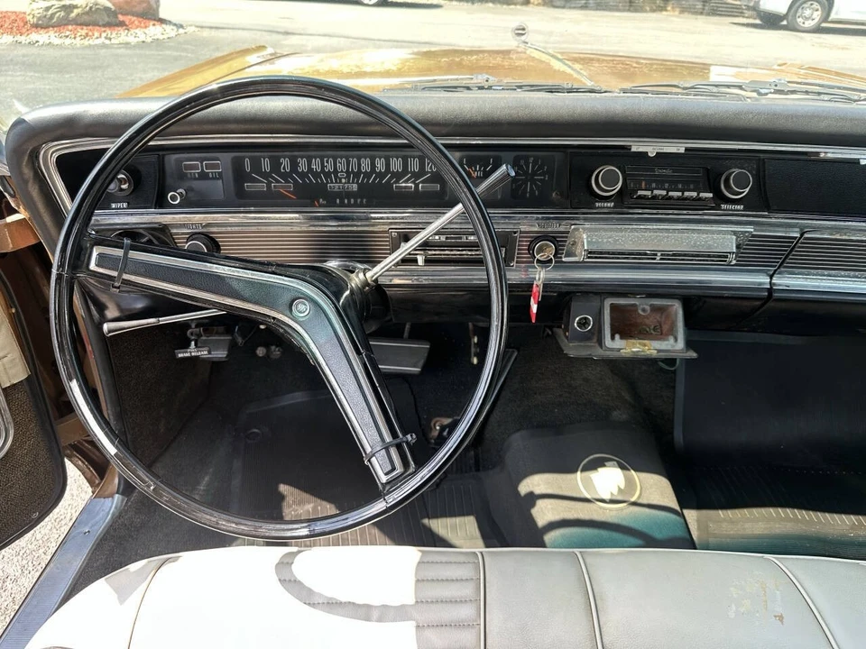 1966 Buick Wildcat - Image 15 of 16