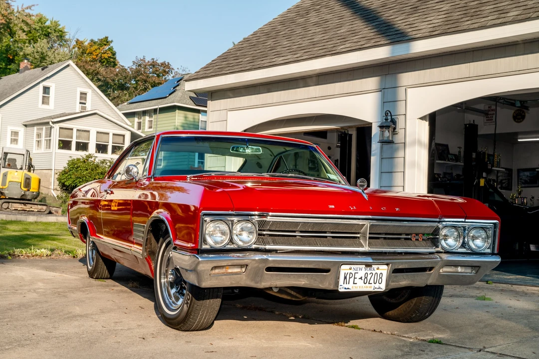 1966 Buick Wildcat - Image 9 of 31